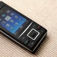 Sony Ericsson J20「黑魂」帆船機　新色上市囉！