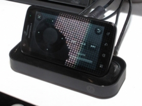 【CES 2011】MOTO ATRIX 怪物手機變筆電