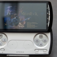 【影音】Xperia PLAY 玩 PS One 移植遊戲