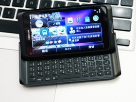 Nokia E7：觸控 + 全鍵盤的新系手機