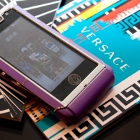 凡賽斯 Versace Unique 全觸控精品手機，功能也亮麗