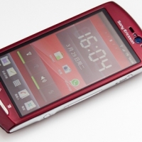 親民價格、奢華享受：SE Xperia neo 重點測報 