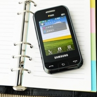 Samsung E2652W：小巧的雙待 Wi-Fi 手機