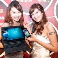 MOTO ATRIX 雙核機 $18,800,遠傳預購送行動電源 + 8G