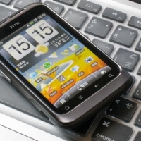 質感升級、內外兼修：HTC Wildfire S 二代野火機實測