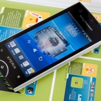 迷人外型，多彩機能：Xperia ray 美型小鋼砲實測
