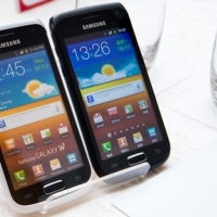 1.4GHz 高速核心:Samsung Galaxy W 殺進萬元戰場
