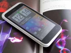 不思議新風貌：白色款 HTC Incredible S 寫真