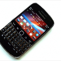 操控性超優！  黑莓 Bold 9900 綠海葵初心試用