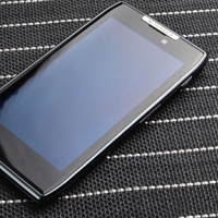超薄刀鋒美機　MOTO RAZR XT910 實機試用