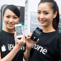iPhone 4S 登台開賣!預購者年底前可望拿貨