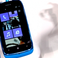 【MWC12】大螢幕 Lumia 900 與平價 Lumia 610