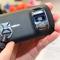 【MWC12】Nokia PureView、Asha 現場動手玩