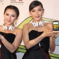 北京現場:HTC「新渴望」三機打平價戰