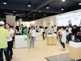 前進中台灣　HTC 台中大型專賣店巡禮