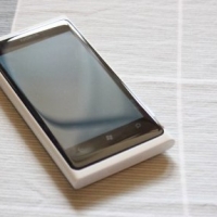 【開箱】NOKIA Lumia 800 白寡婦美麗開箱!!!