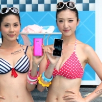 消暑涼帖!Sony Xperia acro S 波濤預購價 17,900 元