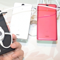 高階防水又一款　Sony Xperia V 直擊