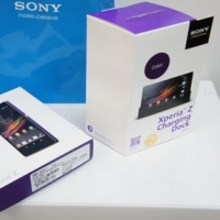 [開箱]紫Xperia Z + DK26底座 + 9H保護貼