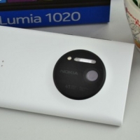 Nokia Lumia 1020 香港售價公布，$24K 送拍照手把