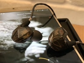 又一款千元神機《 超吸睛的鑽石造型耳機 VSONIC NEW VSD3S 》榮耀降臨
