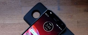 Moto Z2 Play 模組化新機評測，TurboPower 電源模組加持、電量倍增