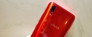 vivo X21 炫光紅實測，螢幕下指紋+ AI 臉部辨識超有未來感