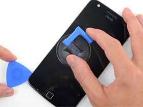 反其道而行，Moto 成首間推出 DIY 維修工具組的手機品牌