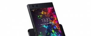 遠傳電信推 Razer Phone 2 購機新優惠，1 元可加購無線充電盤、指定方案加送耳機