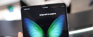 三星可摺疊螢幕旗艦現真身!Galaxy Fold 柏林 IFA 現場動手玩