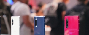小一點更好握：Sony Xperia 5 實機導覽，同場加映和 Xperia 1 的外觀差異對比