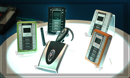 [Computex 2005] 頡泰雙網手機　有型有款