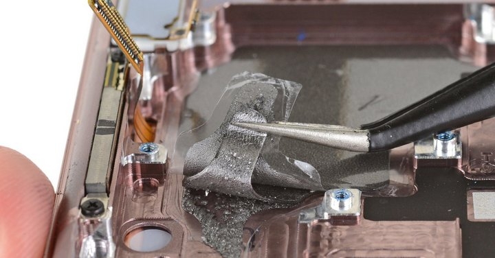 Note 20 系列拆解現玄機 同款手機有不同散熱設計