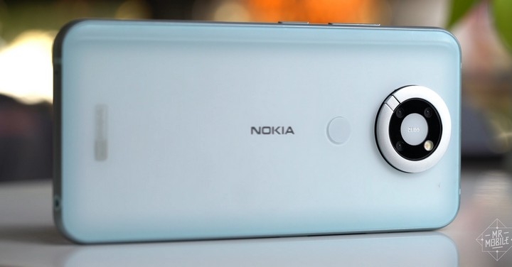 其實 HMD Global 做出了經典手機 Nokia N95 的重製復刻版