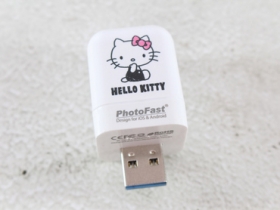 PhotoFast X Hello Kitty雙系統自動備份方塊-充電時就能自動備份手機資料