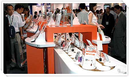 日本無線網路電信展：3G 手機競爭白熱化 (上)