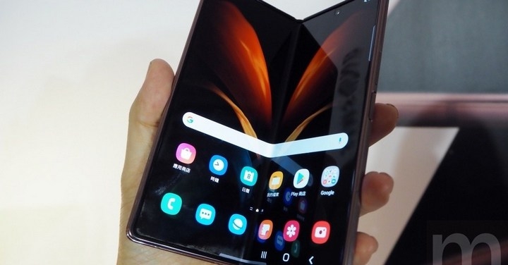 Galaxy Z Fold 3 預期換上 Snapdragon 888 Pro、螢幕下鏡頭設計