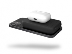 這款雙面無線充電行動電源　支援 iPhone 12 和 AirPods 同步充電