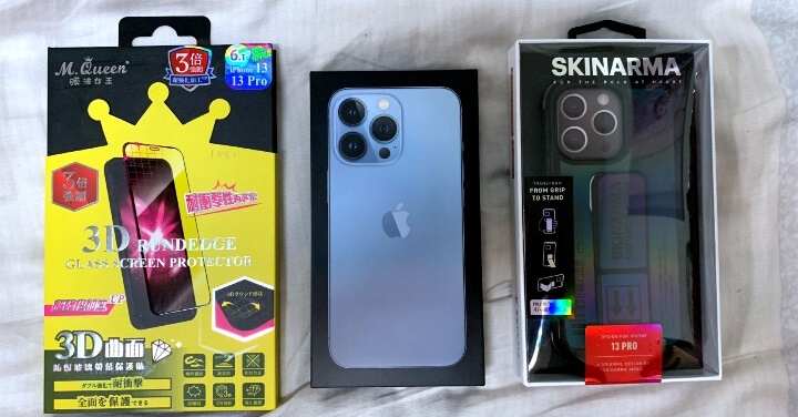 【開箱】iPhone 13 Pro天峰藍 V.S. 膜法女王 V.S. SKINARMA 防摔殼