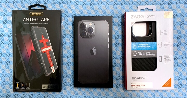 【開箱】iPhone 13 Pro石磨黑 V.S. ZIFRIEND 電競貼 V.S. Gear4 防摔殼