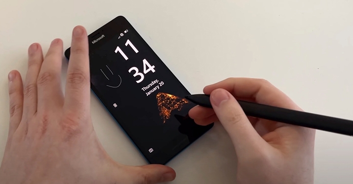 微軟取消的「Andromeda」作業系統，在一款Lumia 950上運作、還支援手寫功能