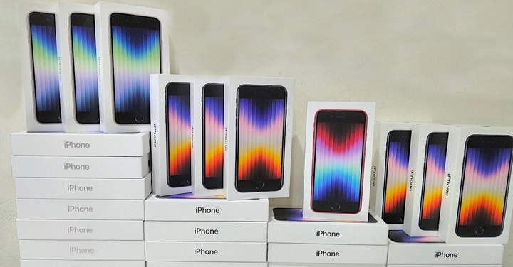 【獨家特賣】不買嗎？ 蘋果 iPhone SE3 最低 13,390 元起 (3/25~3/31)