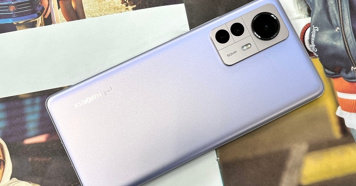 S8 Gen 1 + 美型設計：小米 12 Pro 開箱、外觀、電池、效能、相機測試