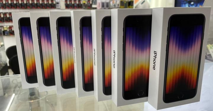 【獨家特賣】別等降落啦 iPhone SE3 不用一萬三 先來搶降價 (5/23~5/29)