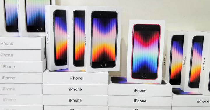 蘋果瘋殺價 12,490 元起！iPhone SE 全系列大特價，限時七天 (8/2~8/8)