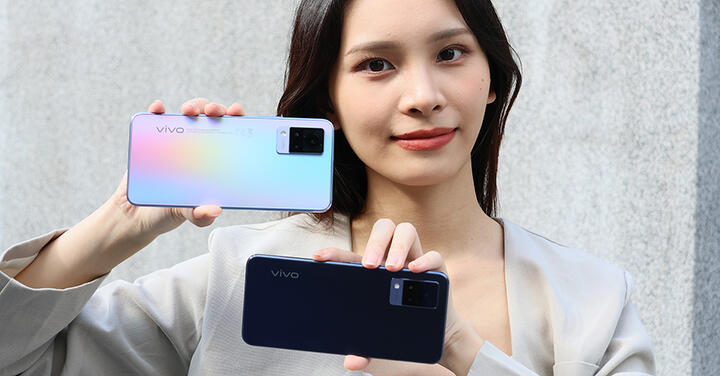 vivo V21s 5G 自拍神器再現，帶著它去中山站拍寶可夢和聖誕裝飾吧！