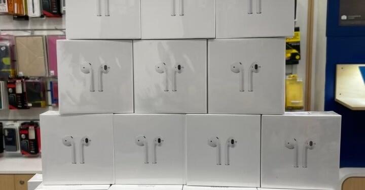 【獨家特賣】蘋果耳機再下殺！AirPods 2/3 超低價 3,590 元起，限時一週超划算！(6/20~6/26)