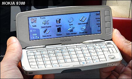 Symbian 新鮮貨　諾基亞 9300 瞄準商務族