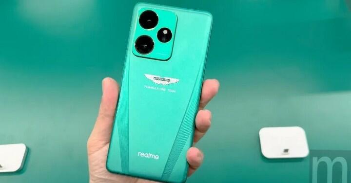 realme GT 7、GT 7T 在巴黎亮相