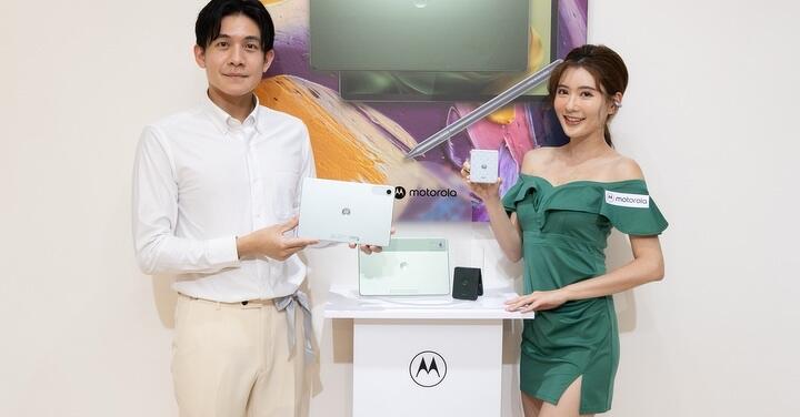 Moto razr 60 冰藍限定版台灣上市